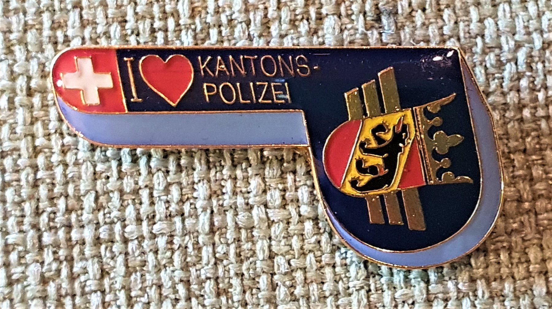 Plaketten & Abzeichen: J232 - Pin I Like Kantons Polizei Bern – Gebraucht aus Reinach BL von Boston-Verkauf 1