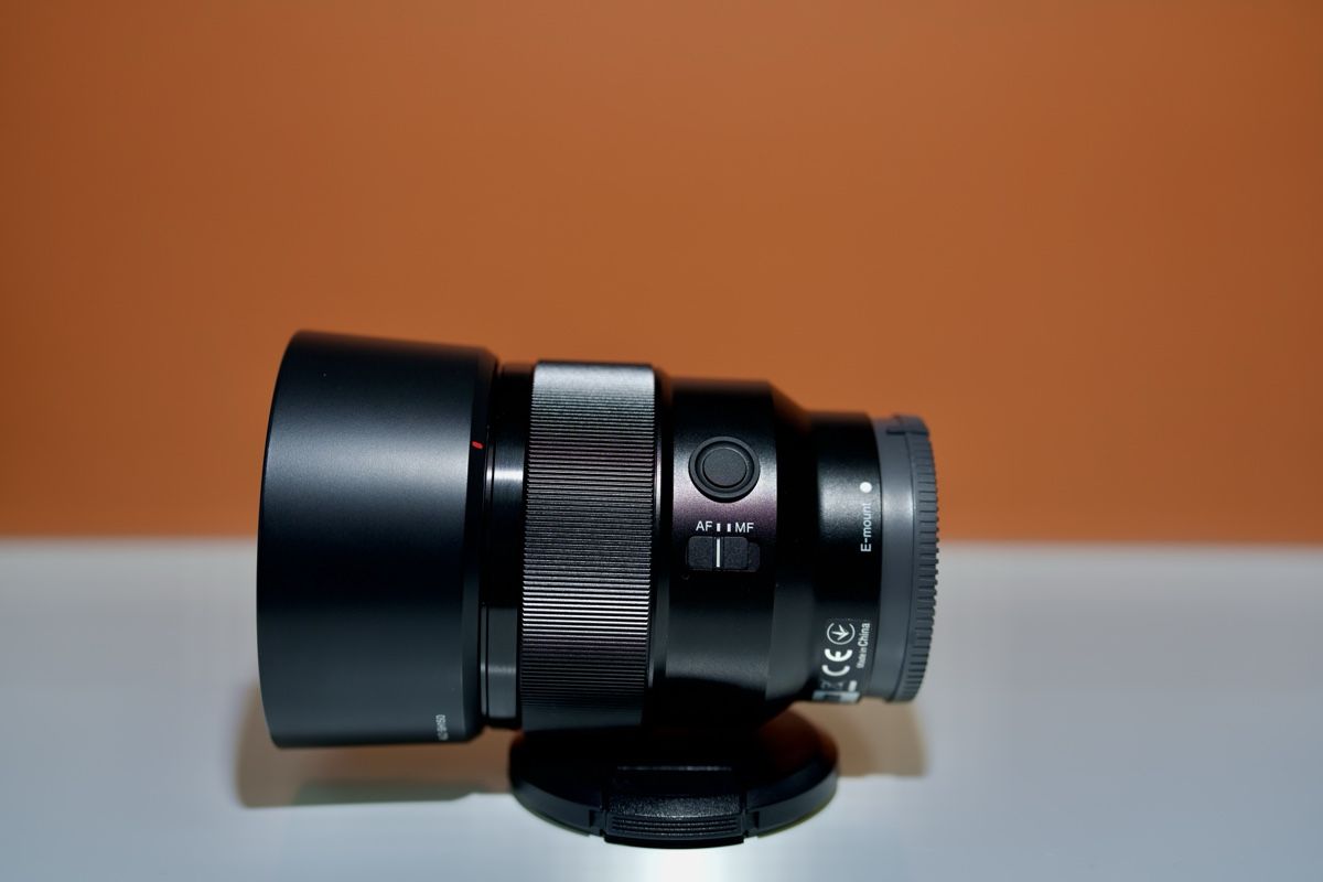Sony Obiettivi: Sony FE 85mm f/1.8 (Sony E) – Usato da Düdingen venduto da Cyberichie 1
