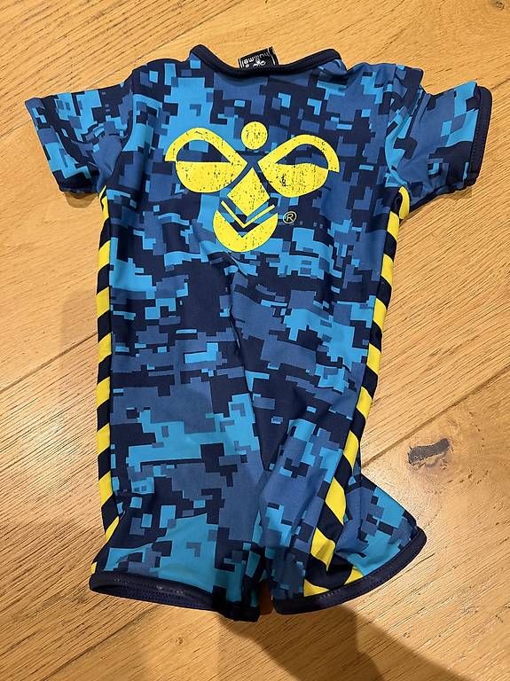 Costumi da bagno: UV Schutz Onesuit Swimsuit Einteiler – Usato da Luzern venduto da Sportstudentin