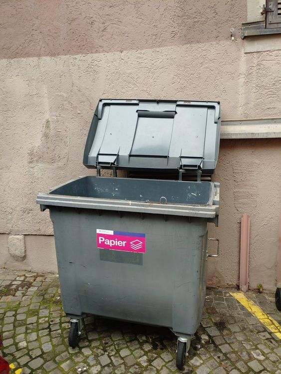 Abfallcontainer (Gebraucht) in Zürich für CHF 155 – nur Abholung auf ...