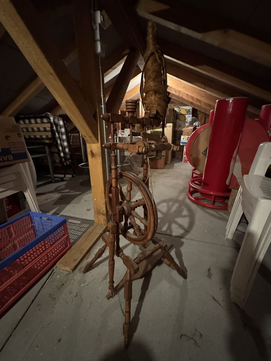 Spinnräder: Spinnrad – Gebraucht aus Kirchberg BE von Maximum7