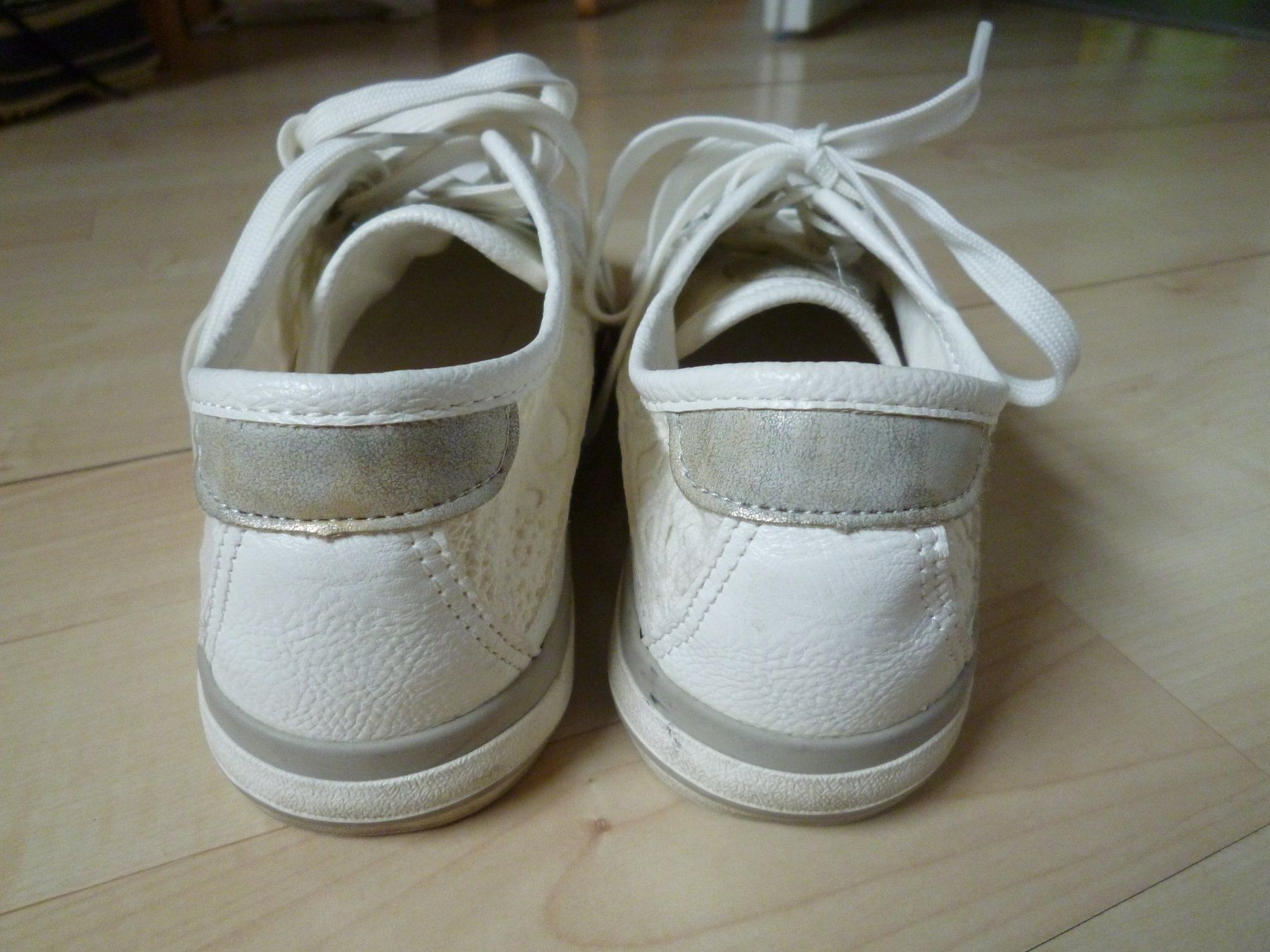 Mustang Scarpe per ragazze: weisse MUSTANG Turnschuhe  Sneaker  Gr. 36 – Usato da Dättlikon venduto da Mamakuga 1