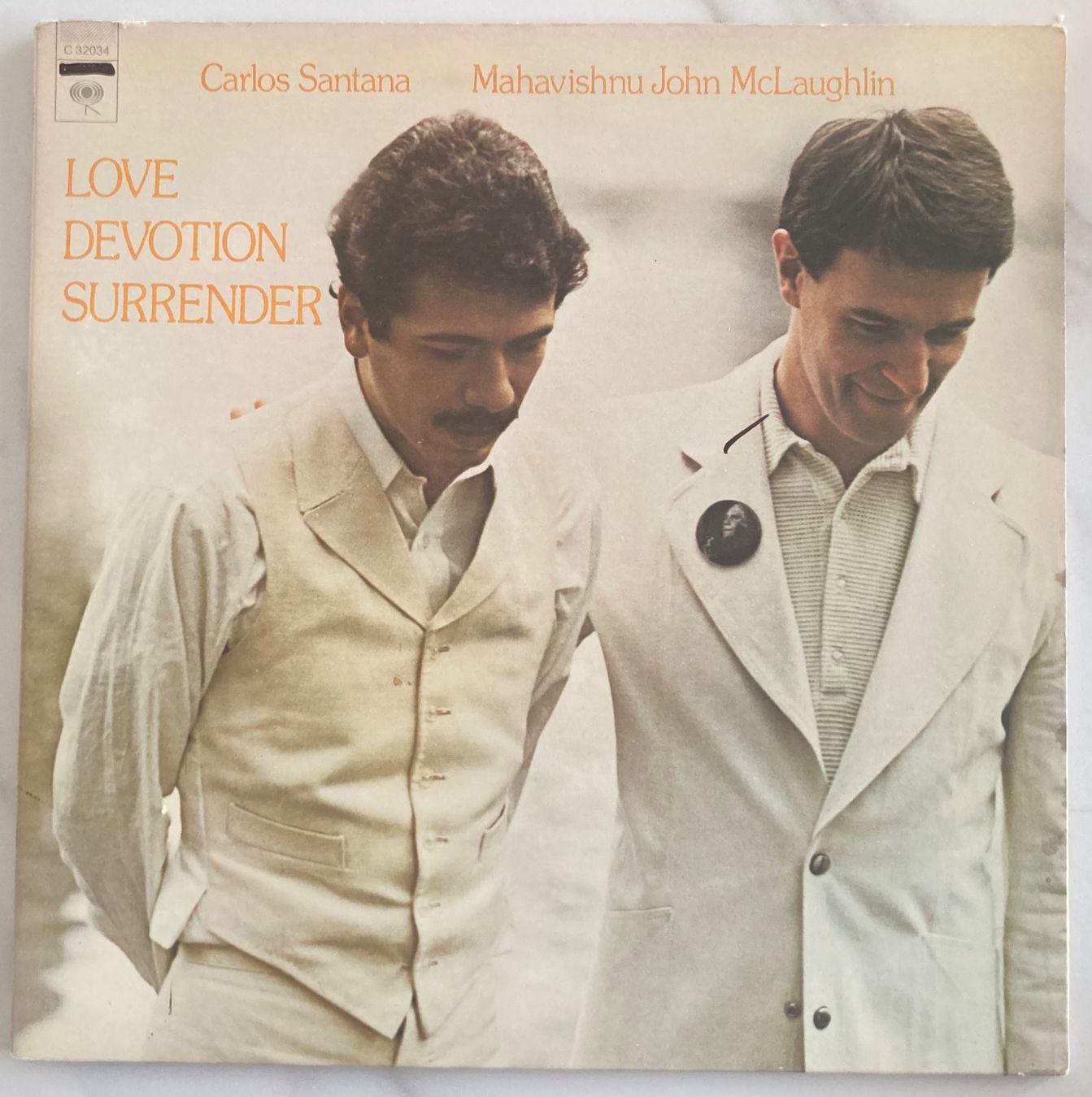 Vinyles: CARLOS SANTANA & MAHAVISHNU JOHN MCLAUGHLIN - LOVE DEVOTION – D'occasion à Poliez-Pittet par Newtown-Records