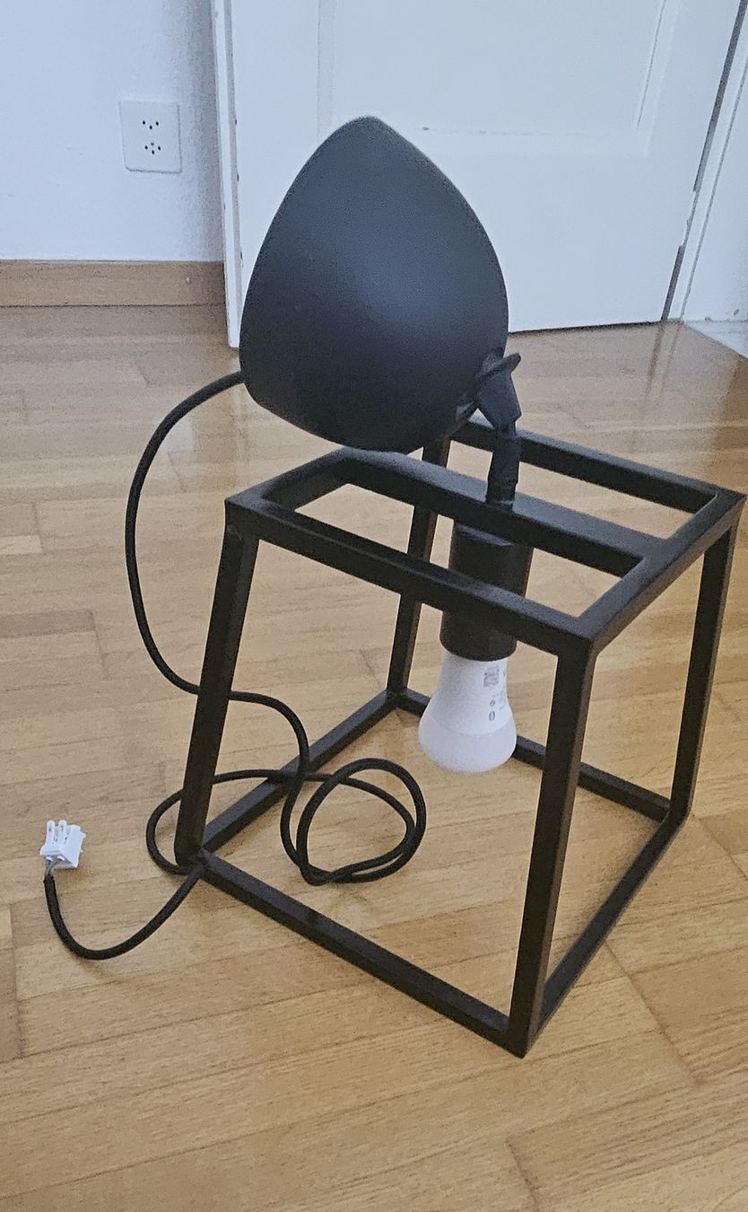 Kronleuchter & Deckenlampen: Schwarze Hängeleuchte aus Metall – Gebraucht aus Bern von LoulouP22 1