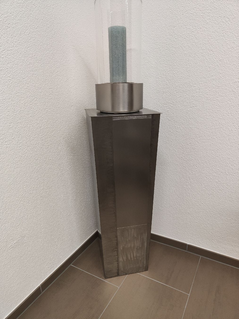 Sculture & Statue: Moderne Edelstahl- Designer-Pflanzenssäule/Feuerssäule – Nuovo (secondo la descrizione) da Nebikon venduto da 456cb 1