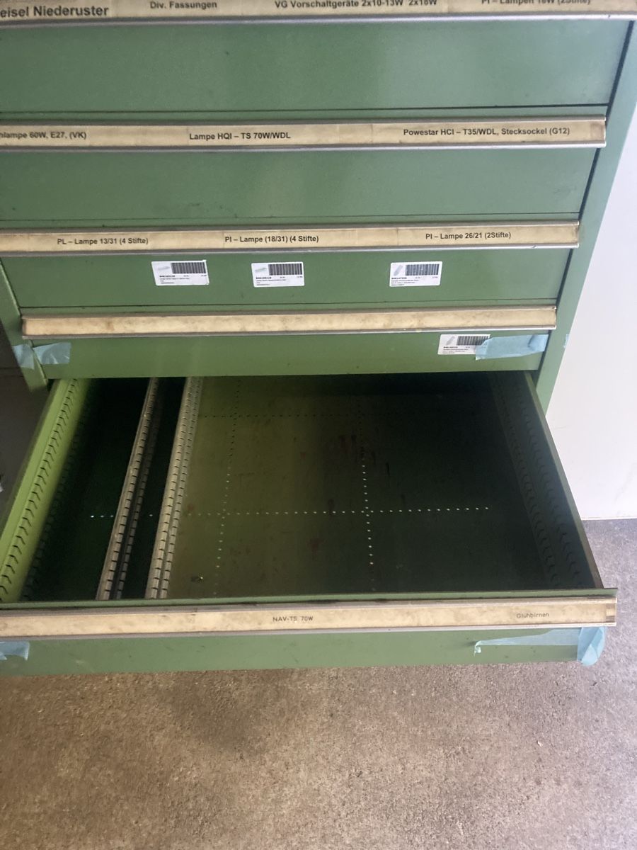 Armadi: Metalschrank Werkstattschrank – Usato da Balterswil venduto da Lichtarbeiter 4
