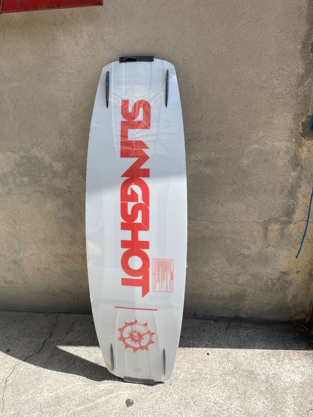 Tavole da surf e di nuoto: Slingshot Pill Wakeboard 142 neu! – Nuovo e nell'imballaggio originale da Lenzburg venduto da Threesixty 1