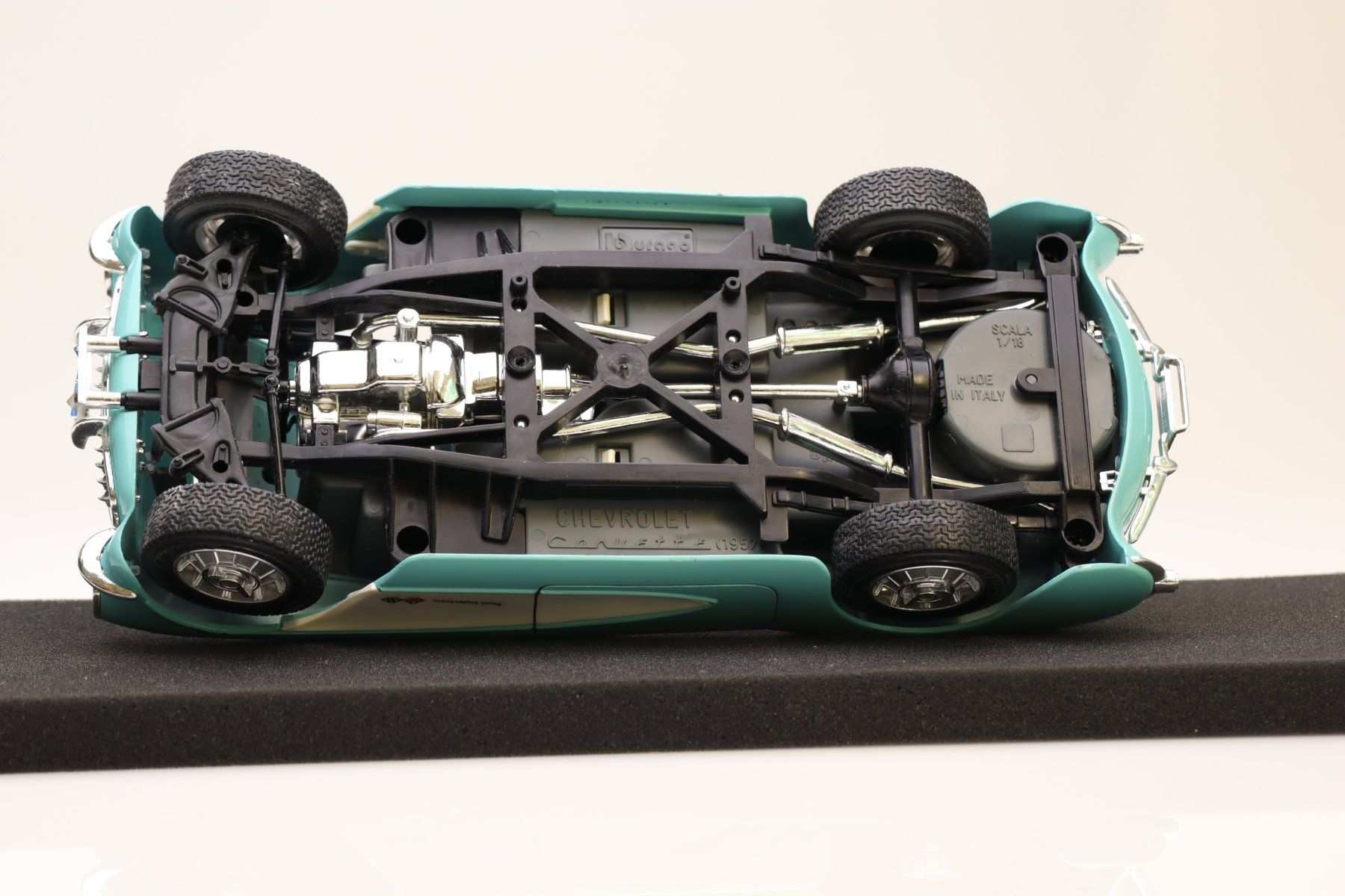 Chevrolet Modellautos: Burago Chevrolet Modellauto 1/18 – Gebraucht aus Ried (Muotathal) von Modellbahn.swiss 4
