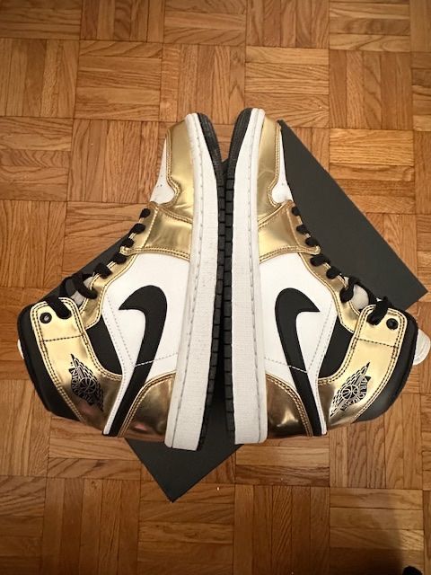 Scarpe da uomo: Baskets Nike Air Jordan 1 Mid SE "Metallic Gold" – Nuovo (secondo la descrizione) da Lausanne venduto da Magic1900
