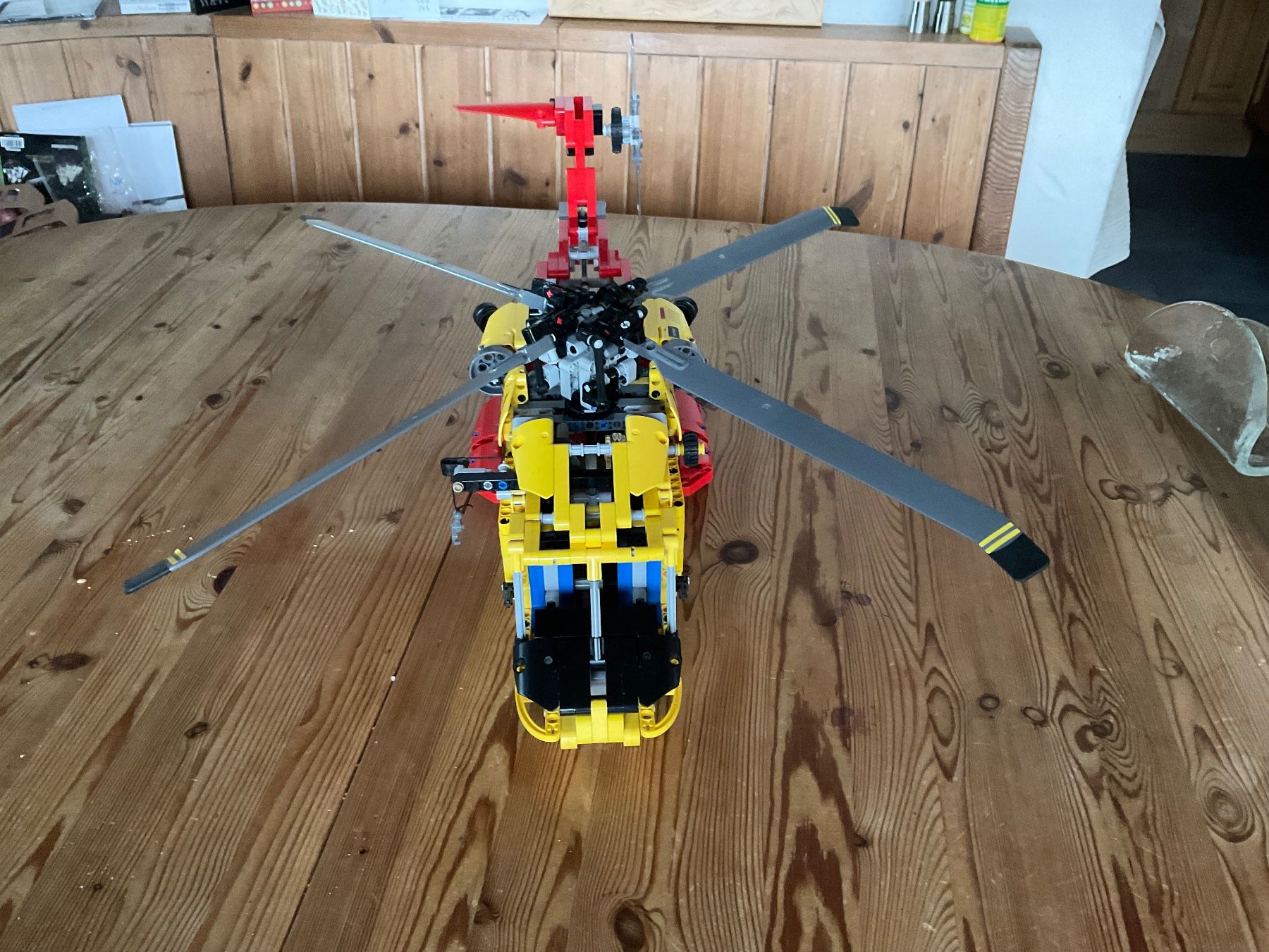 Lego Kit di costruzioni: Lego grosser Helikopter 9396 – Usato da Hinwil venduto da Things_Swiss 2