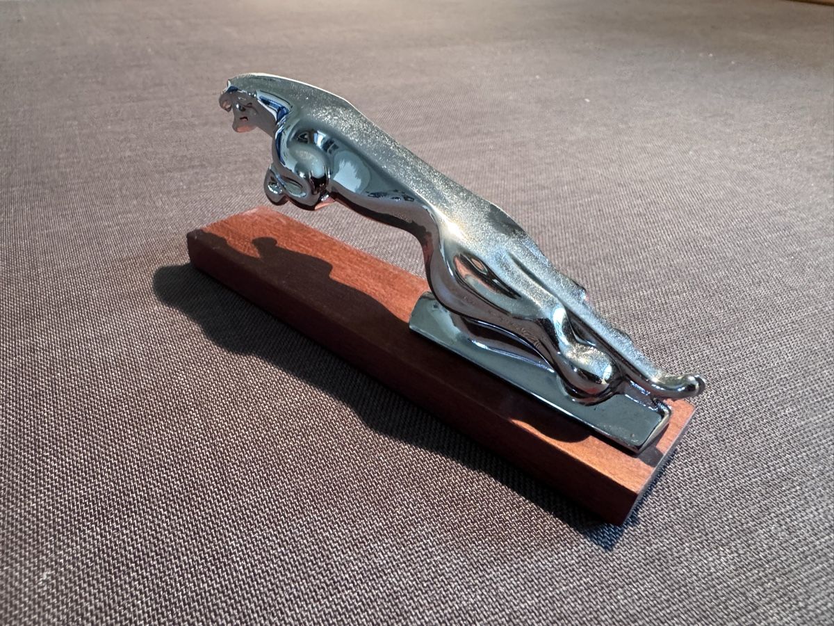Jaguar Tutti pezzi di ricambio auto: Jaguar Kühler - Figur – Usato da Oberrüti venduto da HotRod1932 1