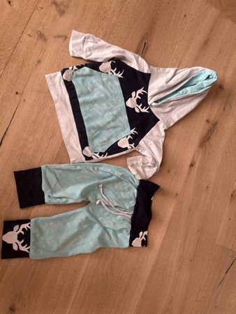 Trainer mit Wintermotiv Gr. 74/80