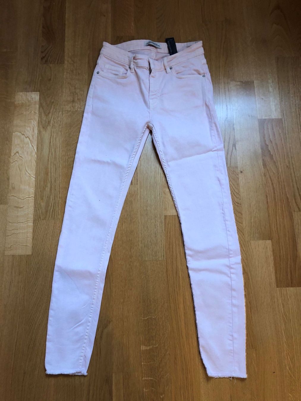 Zara Jeans: Zara Jeans in rosa – Nuovo (secondo la descrizione) da Grenchen venduto da iagiag