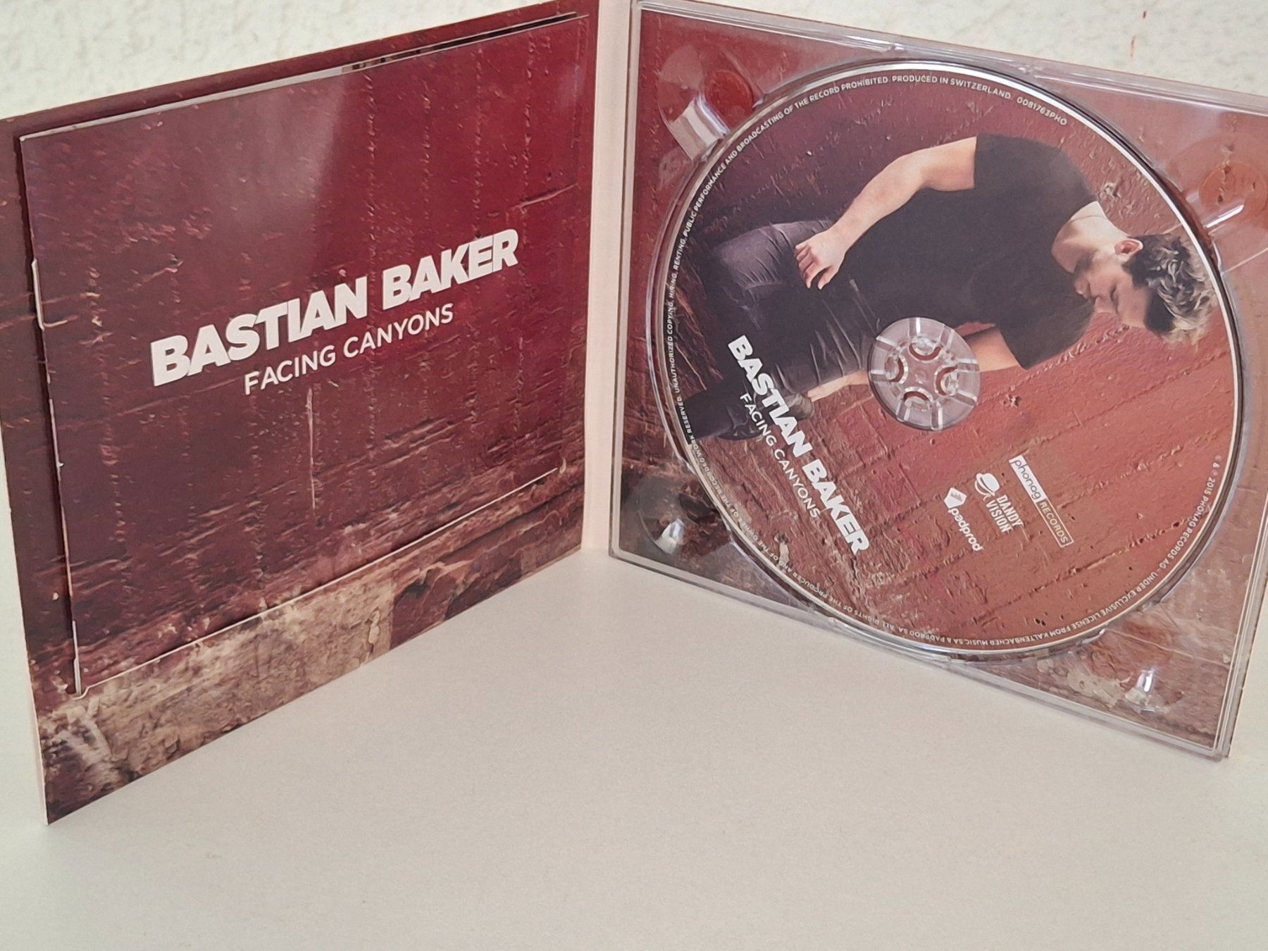 CD: CD Bastian Baker -  Facing Canyons  mit Unterschrift – Usato da Aarberg venduto da Jackup1 2