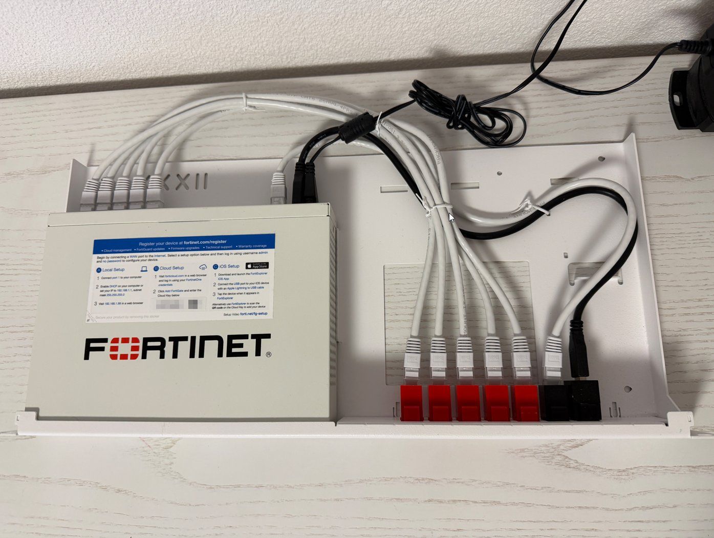 Fortinet Firewall: Fortinet FortiGate 40F / Rackversion / Lizenz bis 13.05.2027 – Usato da Gettnau venduto da f10s6n 2