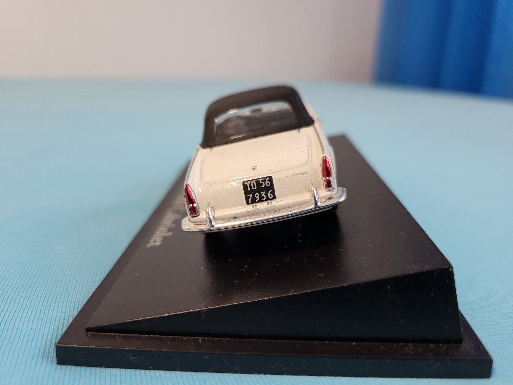 Fiat Modellini d'auto: Fiat 1500 Cabriolet mit Soft Top, 1963 – Nuovo (secondo la descrizione) da Glattbrugg venduto da PhilKrill 3