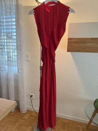 Rotes Abendkleid Grösse S neuwertig