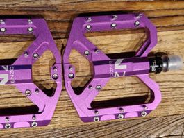 Leichte Flach Pedale - purple eloxiert, Top!
