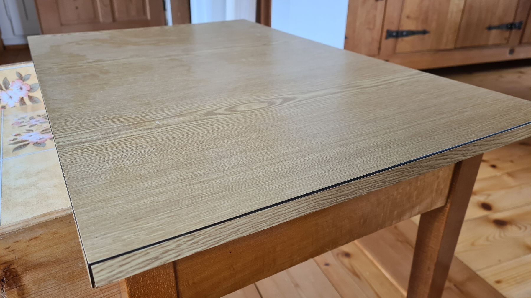 Set di tavolo e panche: Kindertisch mit Stuhl – Usato da Wald ZH venduto da Imlac 3