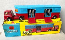 🟡🔵 CORGI TOYS # 1132 / Chipperfield's Horse Transp. / 1962