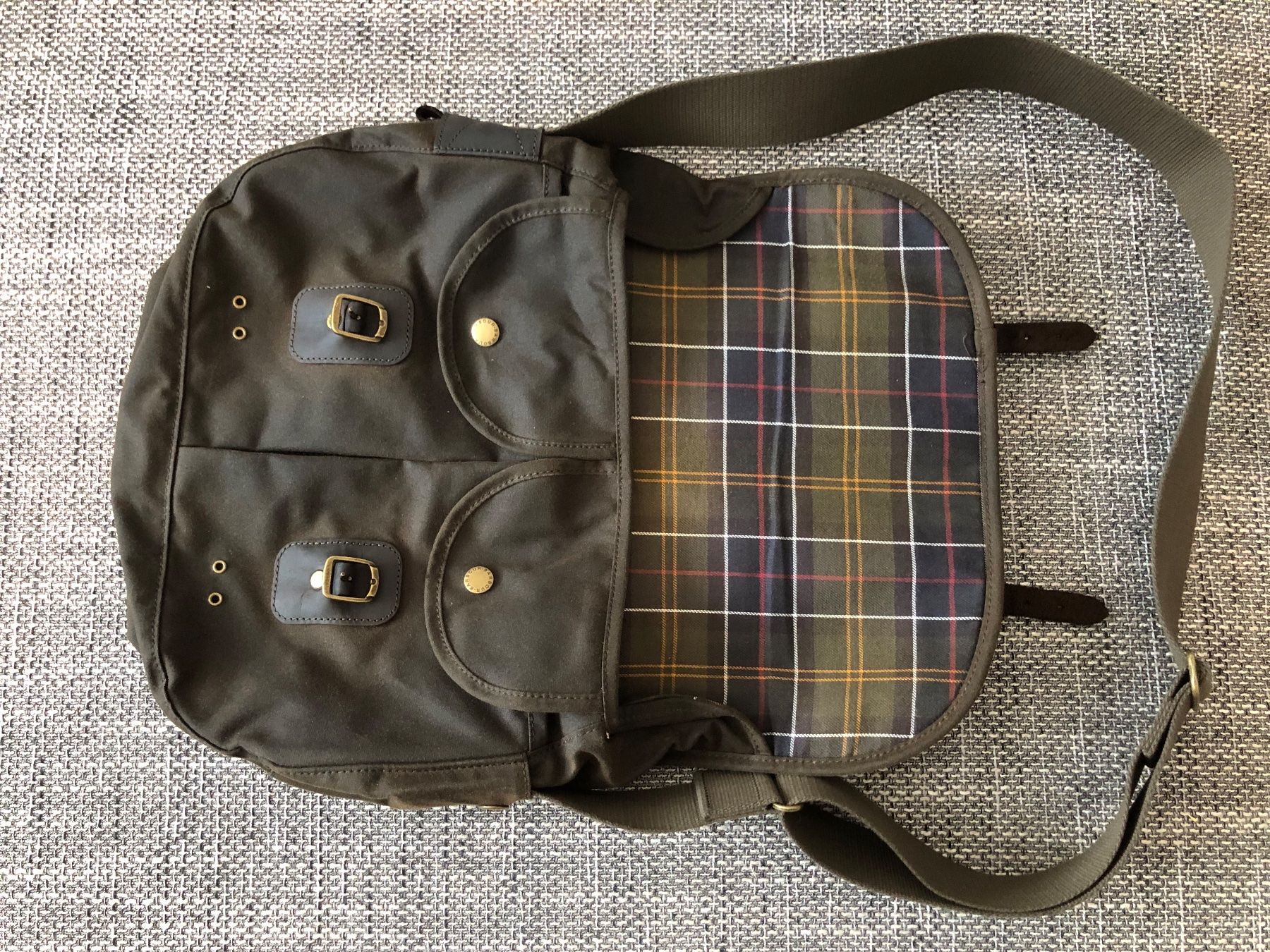 Barbour Taschen: BARBOUR Tarras Umhängetasche – Gebraucht aus Naters von rogarius 3