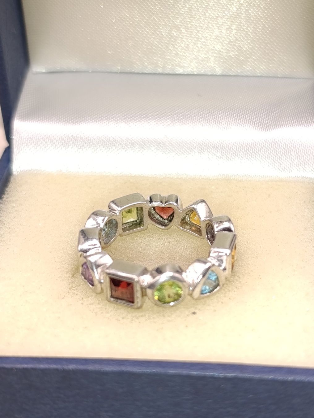 Ringe: Vintage Memory Ring mit bunte Edelsteine Top – Gebraucht aus Steffisburg von 1.Schmuckschatulle 2