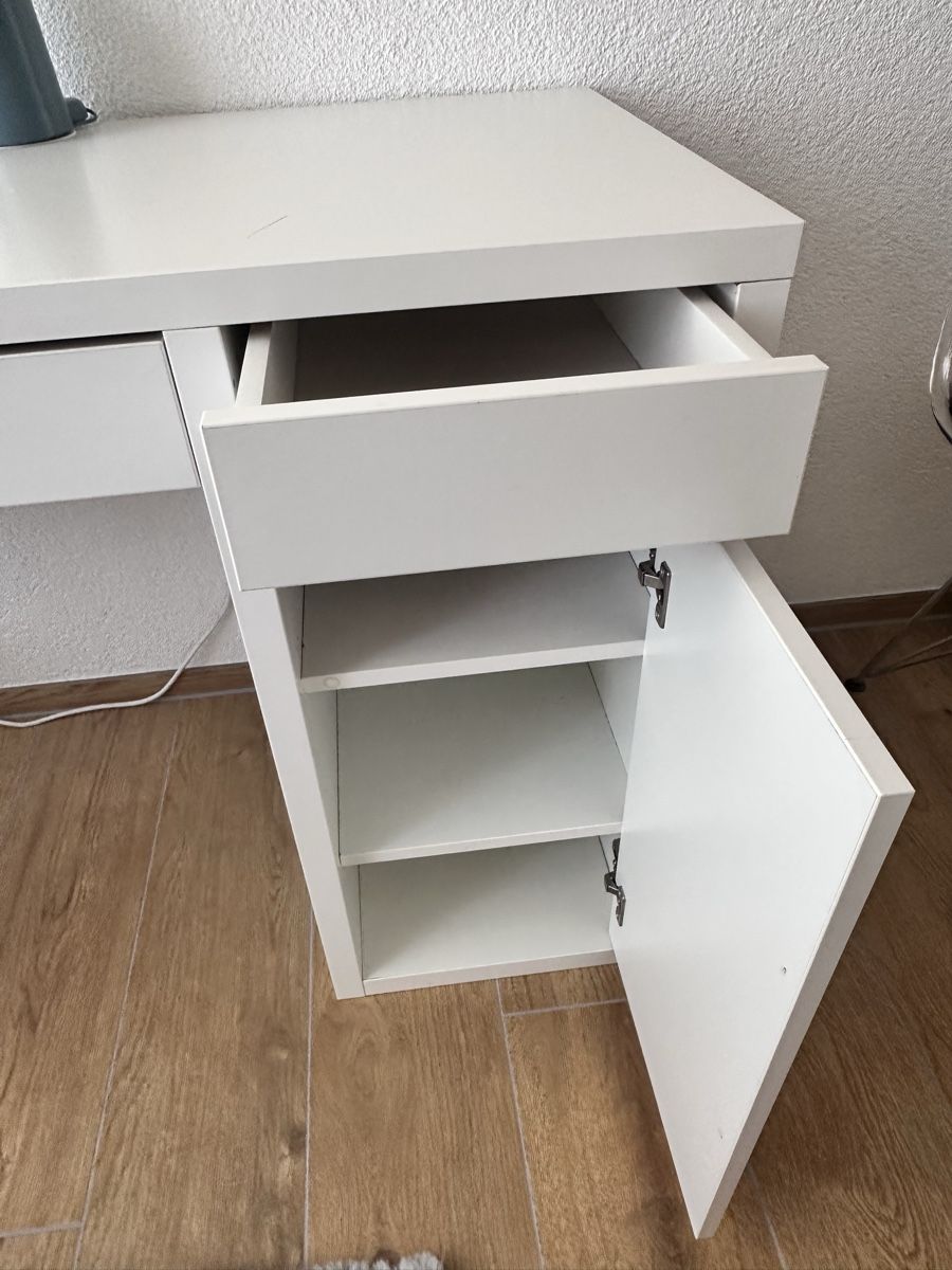 Ikea Scrivanie: Schreibtisch IKEA MICKE – Usato da Effretikon venduto da TomeK. 1
