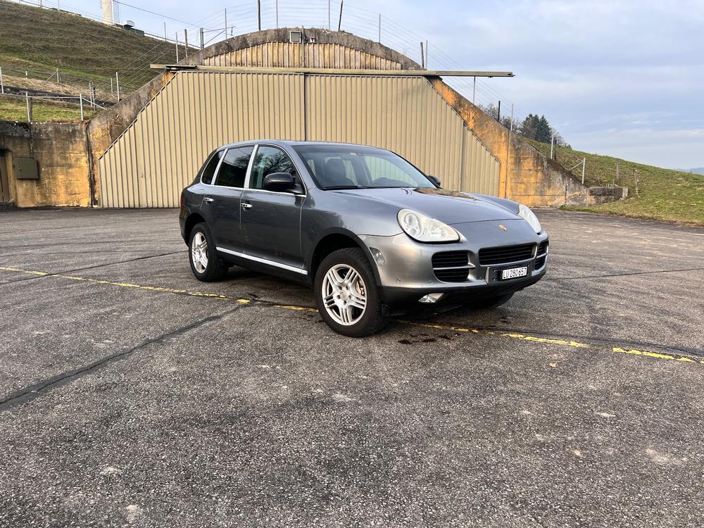 Porsche cayenne 4.5 V8