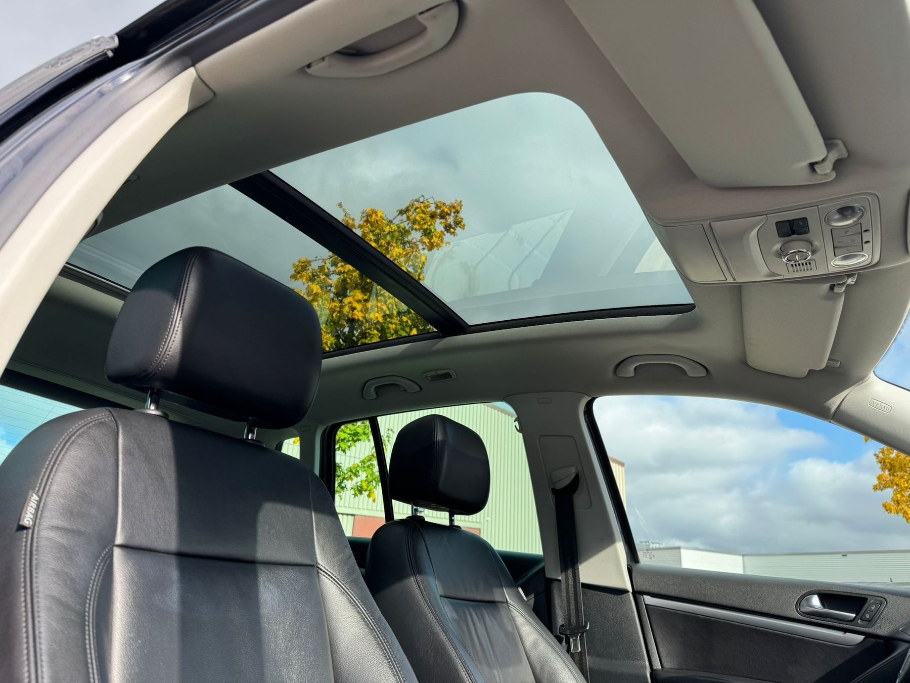 VW Automobili: VW Tiguan 2.0 TSI 4Motion – Usato da Gossau SG venduto da res_jt79 8