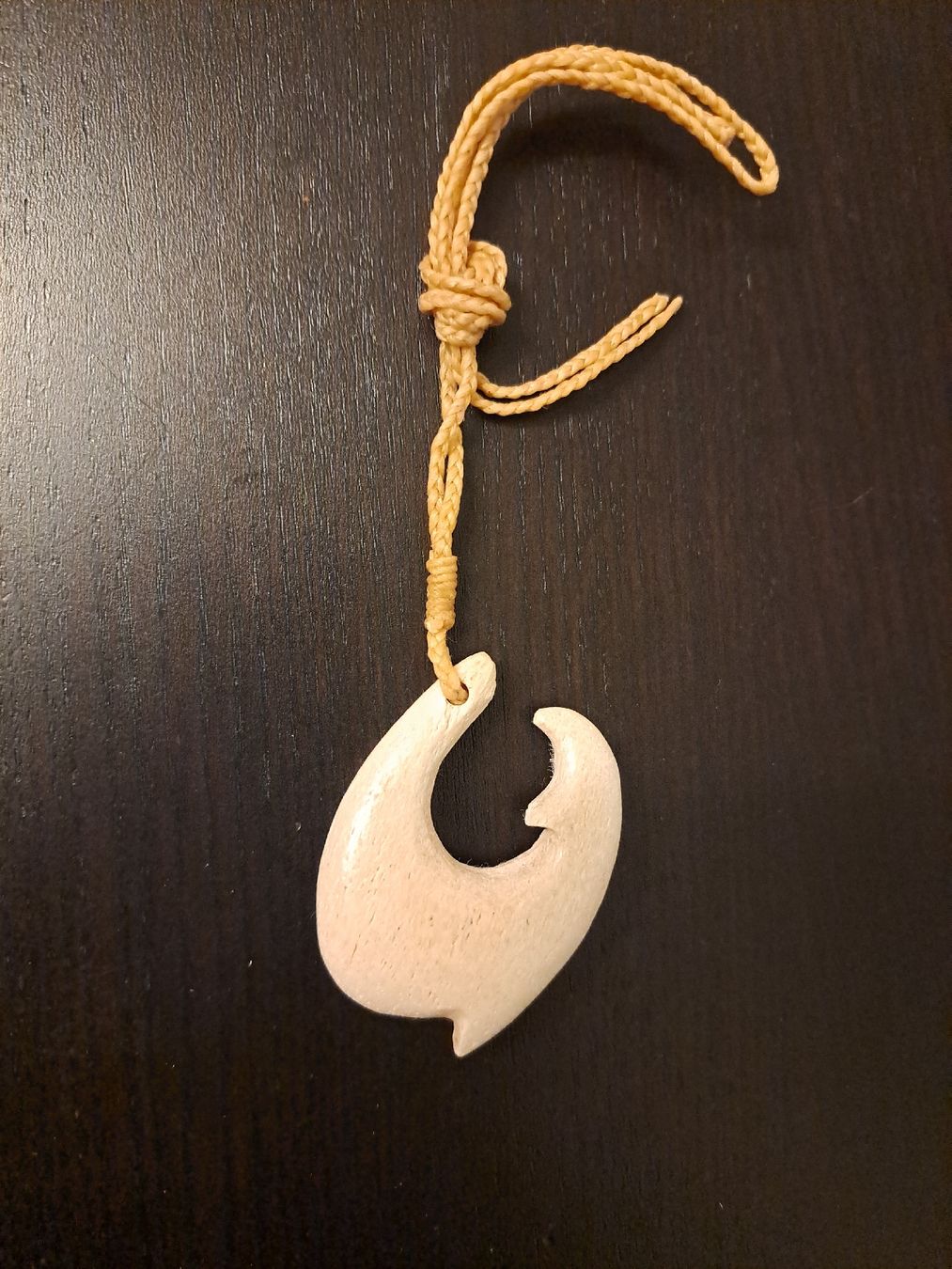 Tutte le decorazioni: Fischhaken Amulett Original Tonga handarbeit Walbein – Nuovo e nell'imballaggio originale da Riehen venduto da Appia48 2