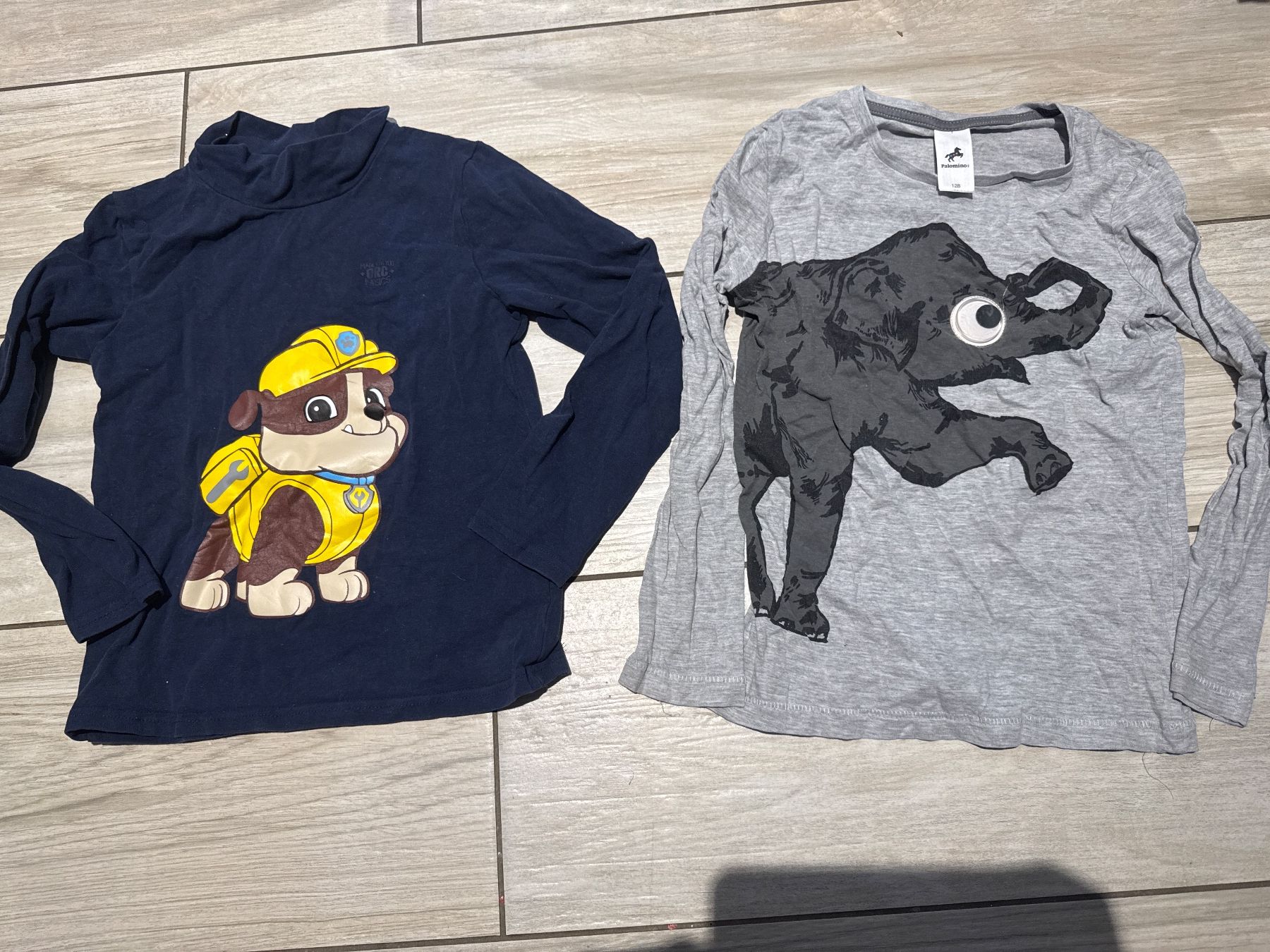 Lotti & Set di vestiti: Jungs Sweatshirt Set Gr 128, 2 teilig – Usato da Gelterkinden venduto da Familienferien