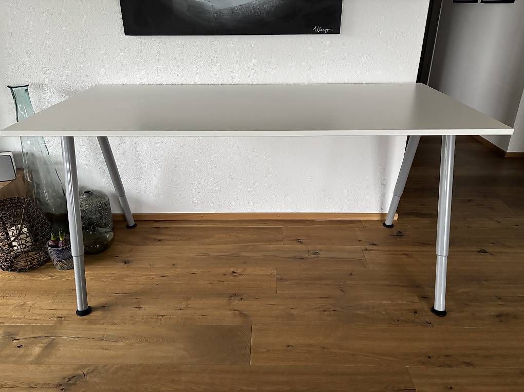 Scrivanie: IKEA Thyge Schreibtisch – Usato da Büron venduto da DanyP