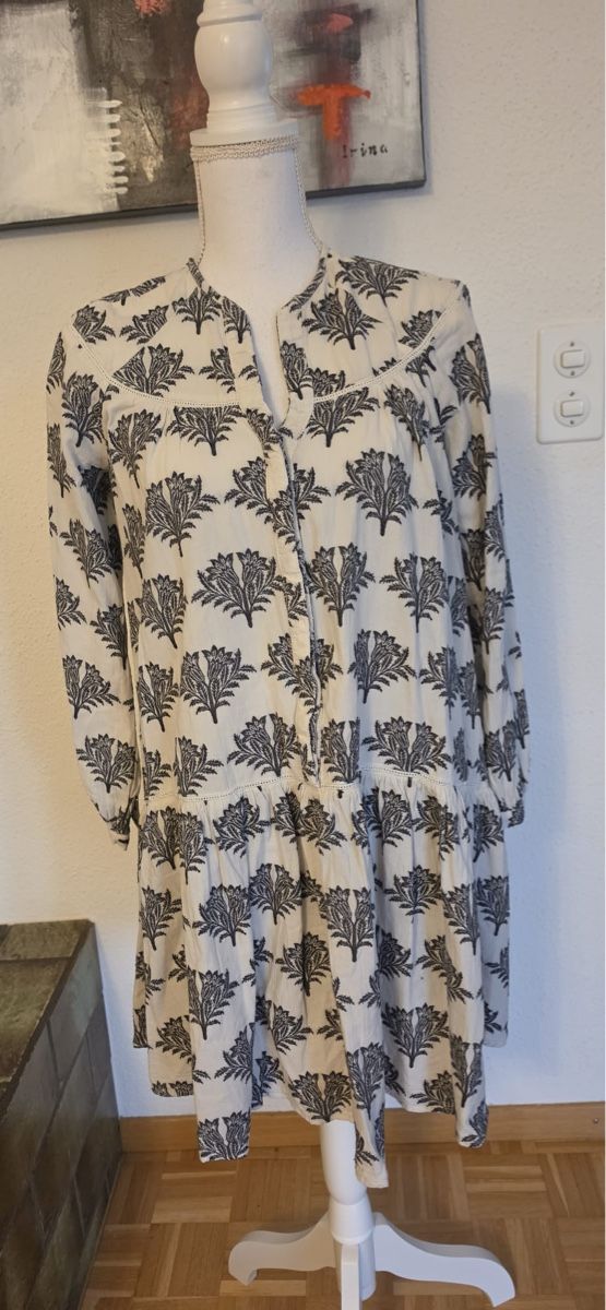Robes: Reserved Sommerkleid mit Muster, Grösse M, 100% Baumwolle – D'occasion à St. Gallen par mania03 1