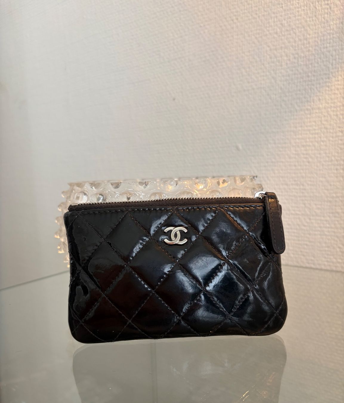 Chanel Borse da donna: CHANEL Timeless Pochette Lackleder schwarz – Usato da Basel venduto da R.G.R__ 2