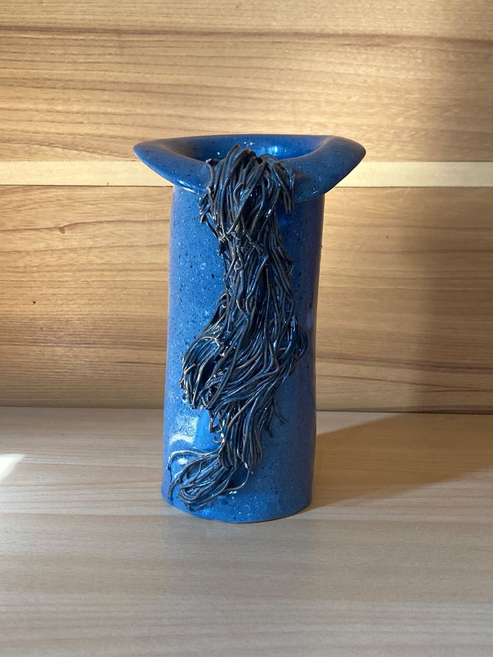 Vasen & Gefässe: Kunstvolle Töpfervase blau mit Dekor ca. 21cm – Gebraucht aus Anglikon von Duriel_77