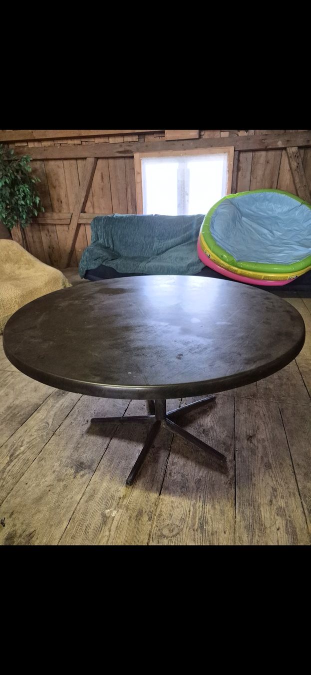 Tables: Tisch rund 118cm – D'occasion à Berg SG par cla_z2g2