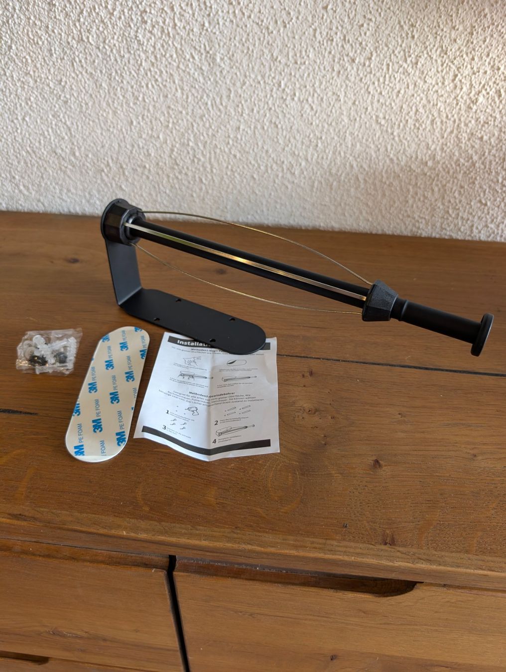 Altro per la casa: Küchenrollenhalter matt schwarz mit Abrollenbremse – Nuovo e nell'imballaggio originale da Ruswil venduto da fam-emm