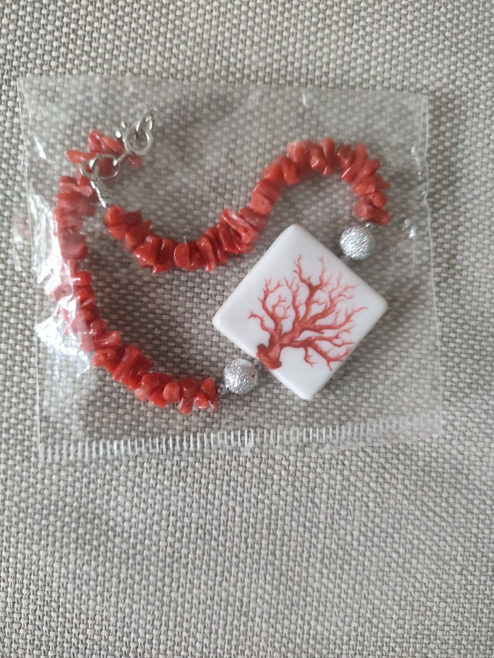 Armbänder & -reifen: Armband aus echtem Korallen  – Neu und originalverpackt aus Bern von Lidia.5 1