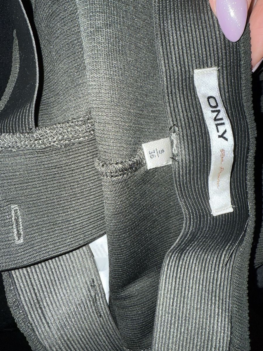 Only Pantaloni: Only Stoffhose dunkelgrün Grösse S – Usato da Winterthur venduto da yar_dpp8 3