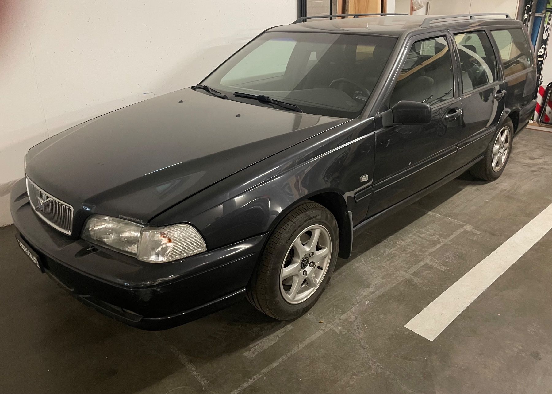Volvo Automobili: Volvo V70 2.5 20V – Usato da Frutigen venduto da Barracuda810 1