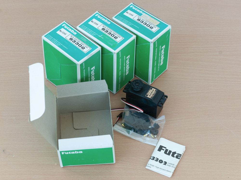 Servo Futaba Squadretta 4 Bras Type F 1170 - Pour Modélisme - Neuf