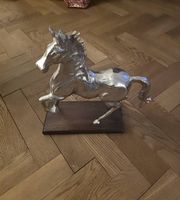 Statue Pferd massiv