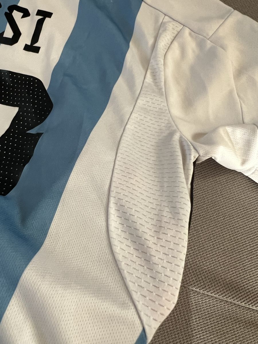 Adidas Canottiere & Pantaloni: Messi Trikot Argentinien Messi 10 gr. M – Usato da Triesen venduto da bubita 7