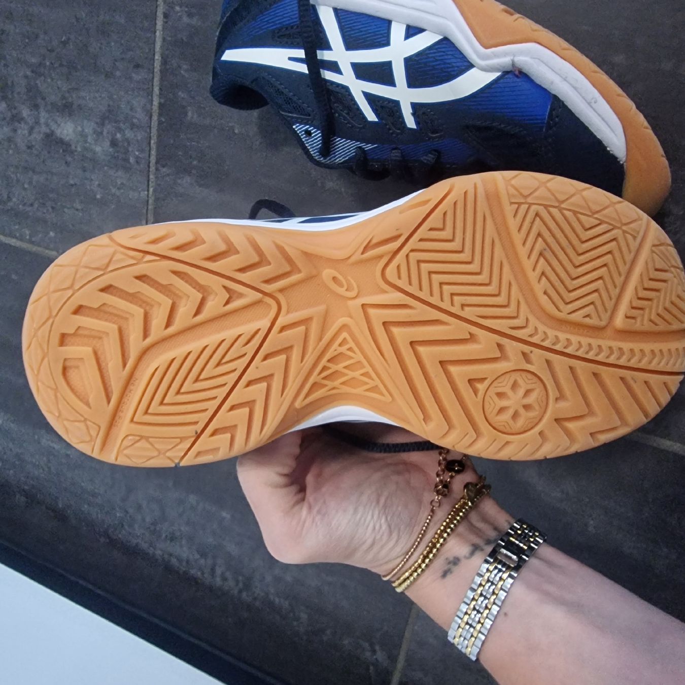 Scarpe per ragazzi: Hallenschuh Asics 32.5 – Usato da Nänikon venduto da Butterfly_123 2