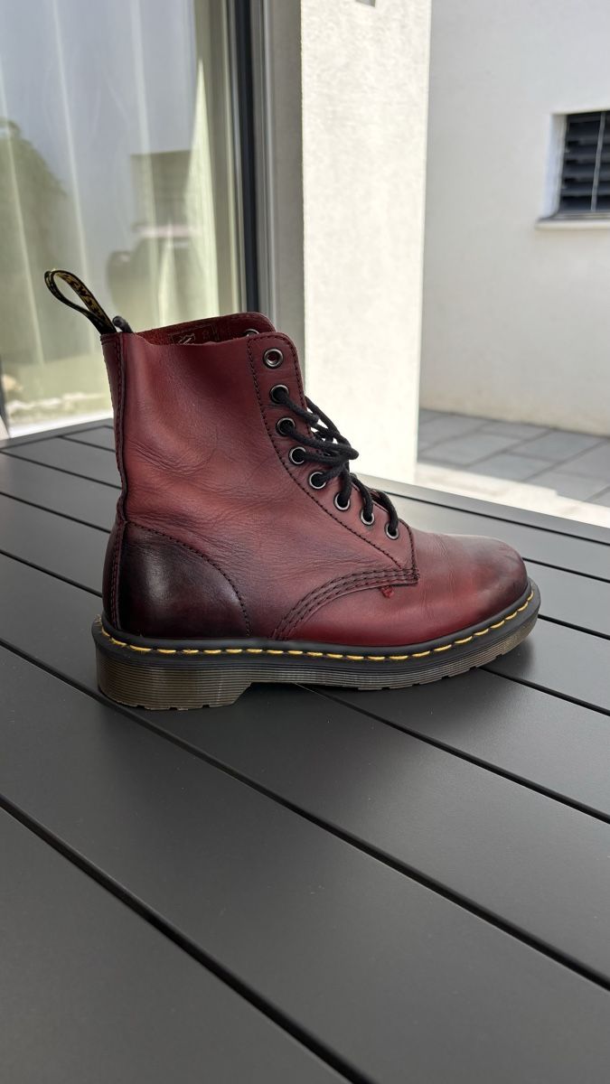 Dr. Martens Damenschuhe: Dr. Martens Docs – Gebraucht aus Muhen von diegobeerle