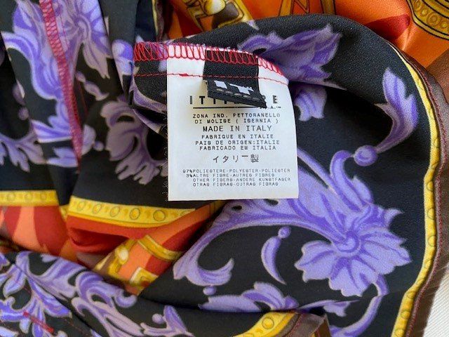 Versace Blusen: Versace Bluse ab CHF 1,- – Gebraucht aus Adligenswil von Propylon 3