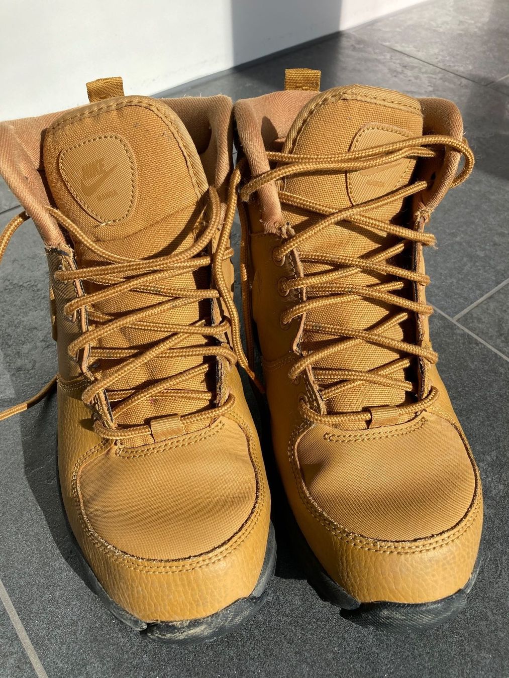 Nike Scarpe per ragazzi: Kinder und Jugend Wanderschuhe NIKE – Usato da Pratteln venduto da Miki_