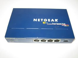 Netgear DS104 – 10/100 4-Port Dual-Speed-Hub + Uplink-Taste