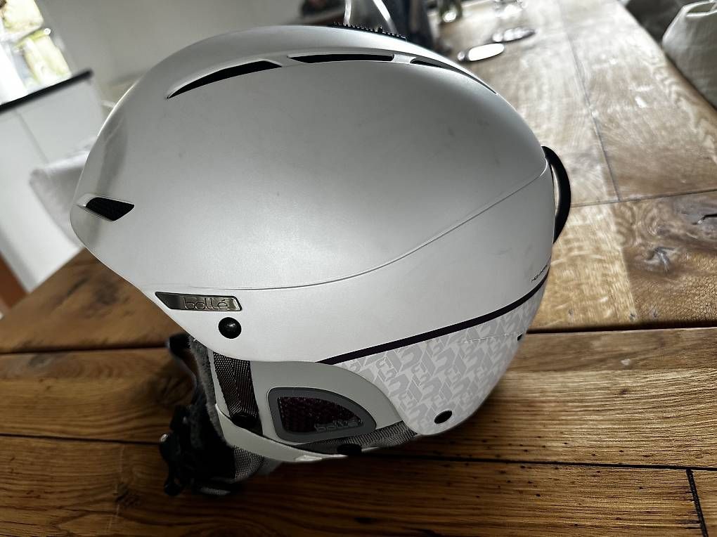Caschi: Bollé Damen Skihelm – Usato da Auenstein venduto da Crufi 1