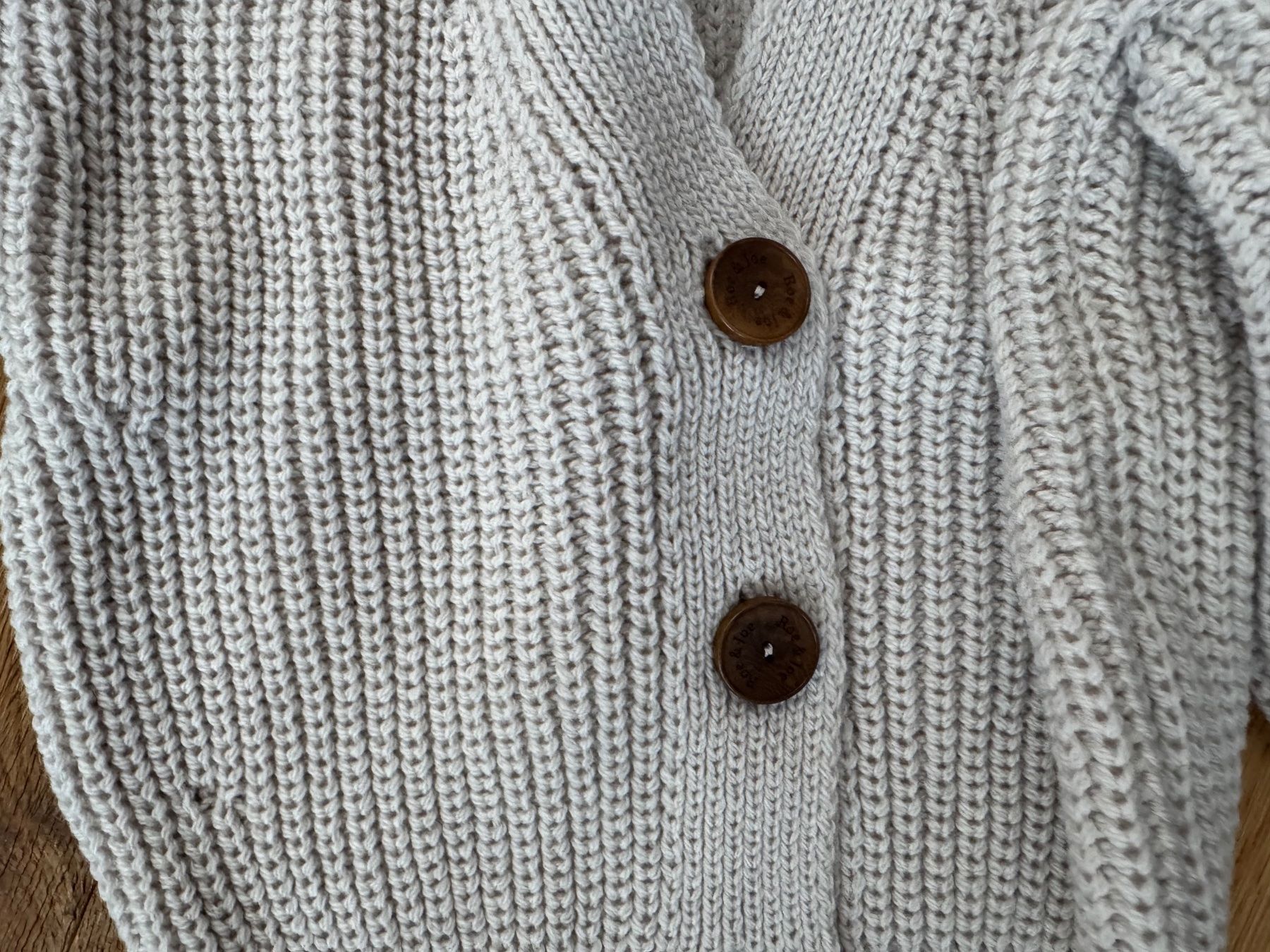 Maglioni & Felpe: Neu Roe&Joe Cardigan Gr. 6Y – Nuovo e nell'imballaggio originale da Balgach venduto da zreredein